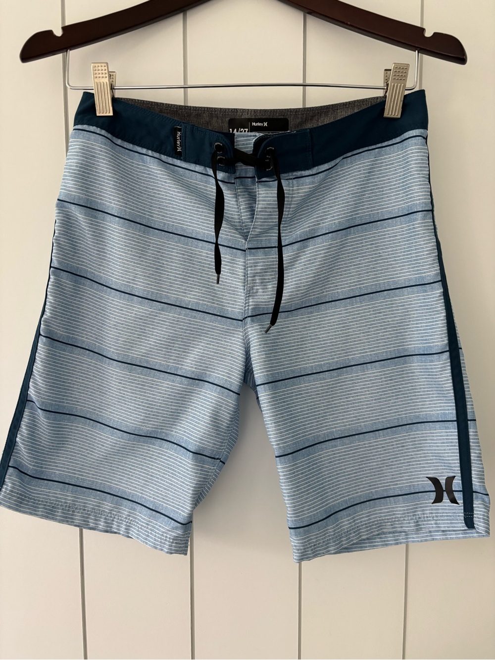 Hurley Men’s Light Blue & Navy Striped Board Shorts - no liner